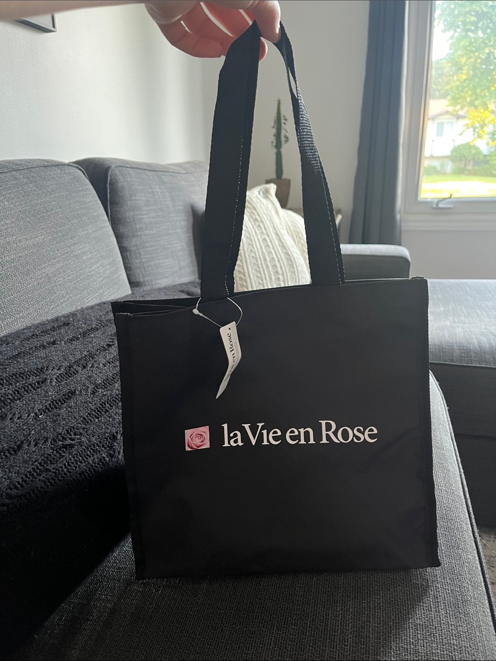 *Free with purchase* la Vie en Rose Black Tote Bag